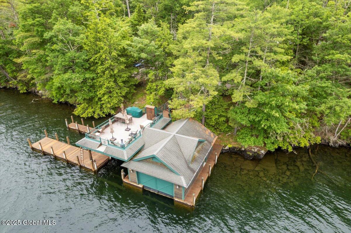 5879 Lake Shore Drive