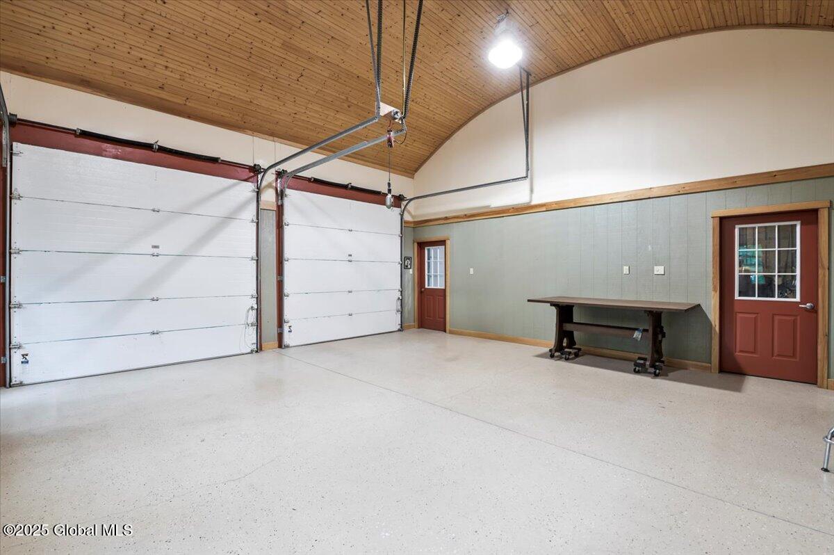 5879 Lake Shore Drive