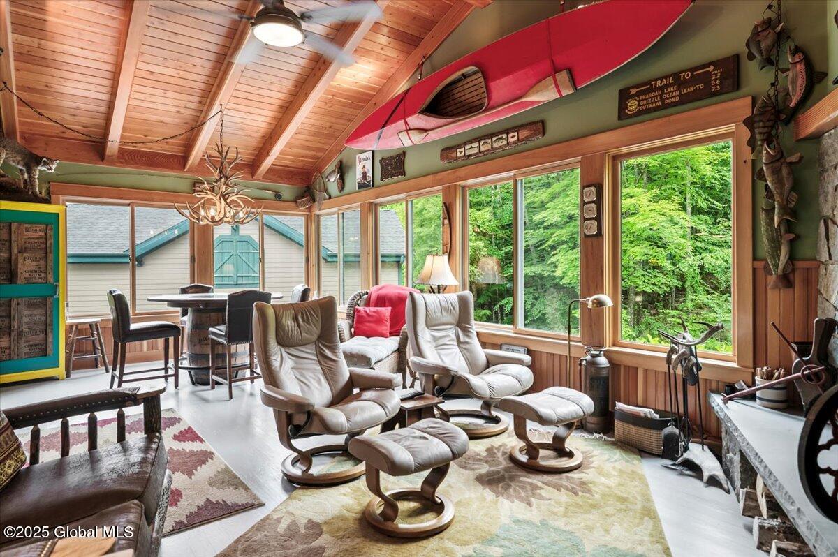 5879 Lake Shore Drive