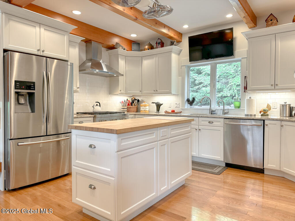 5879 Lake Shore Drive