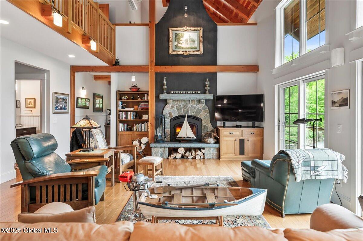 5879 Lake Shore Drive