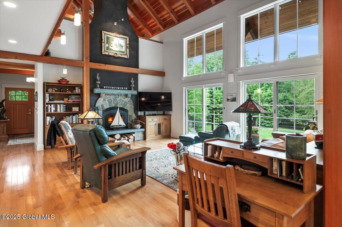 5879 Lake Shore Drive