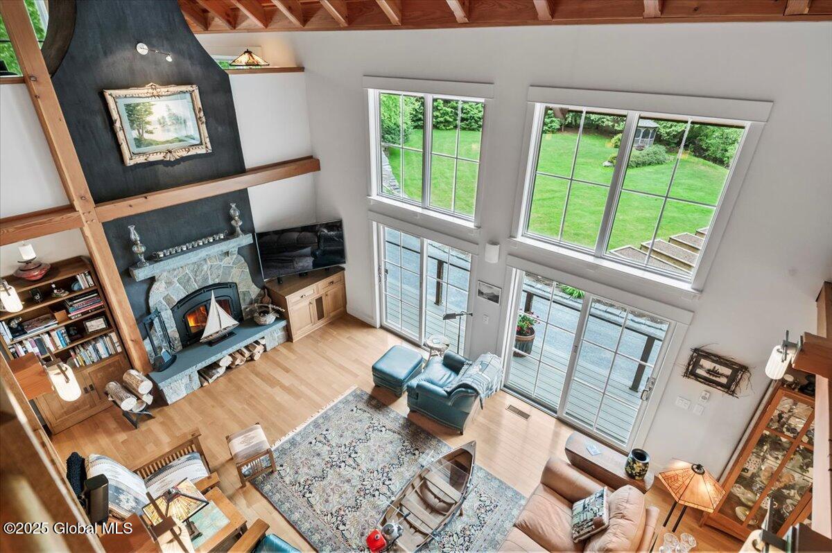 5879 Lake Shore Drive