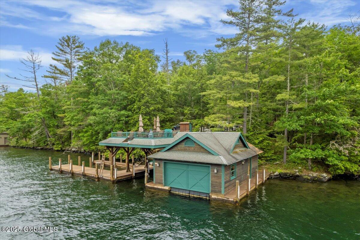 5879 Lake Shore Drive