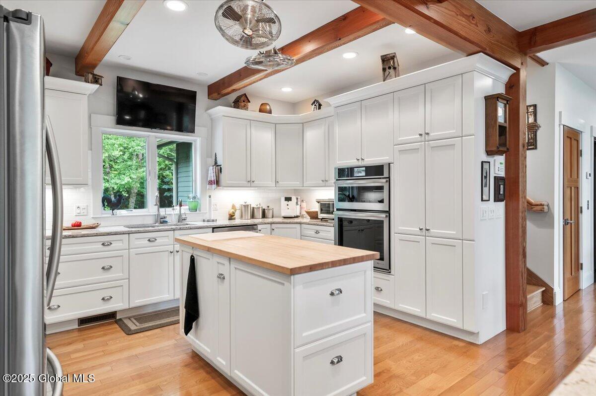 5879 Lake Shore Drive