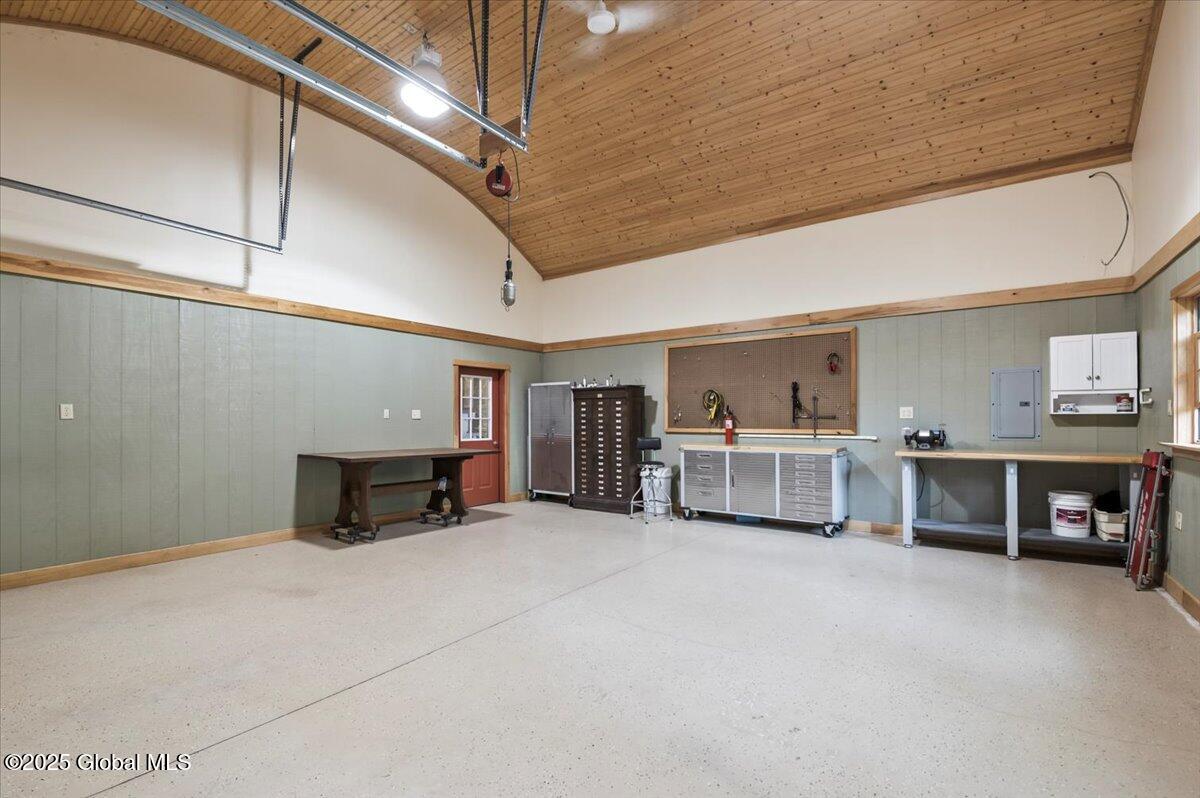 5879 Lake Shore Drive