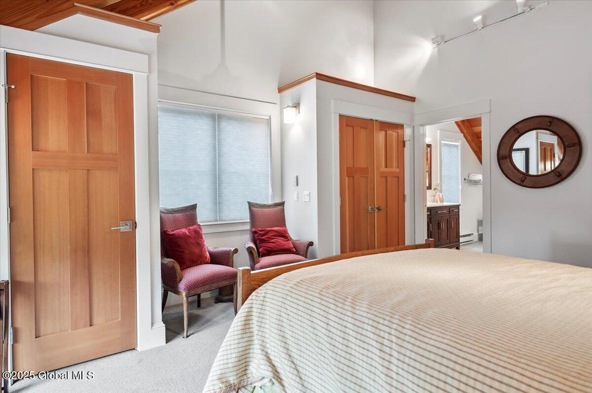 5879 Lake Shore Drive