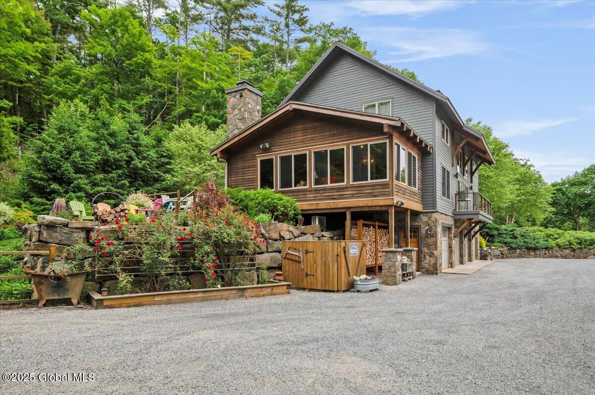 5879 Lake Shore Drive