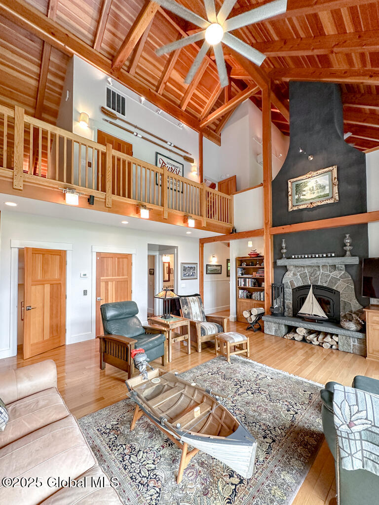 5879 Lake Shore Drive