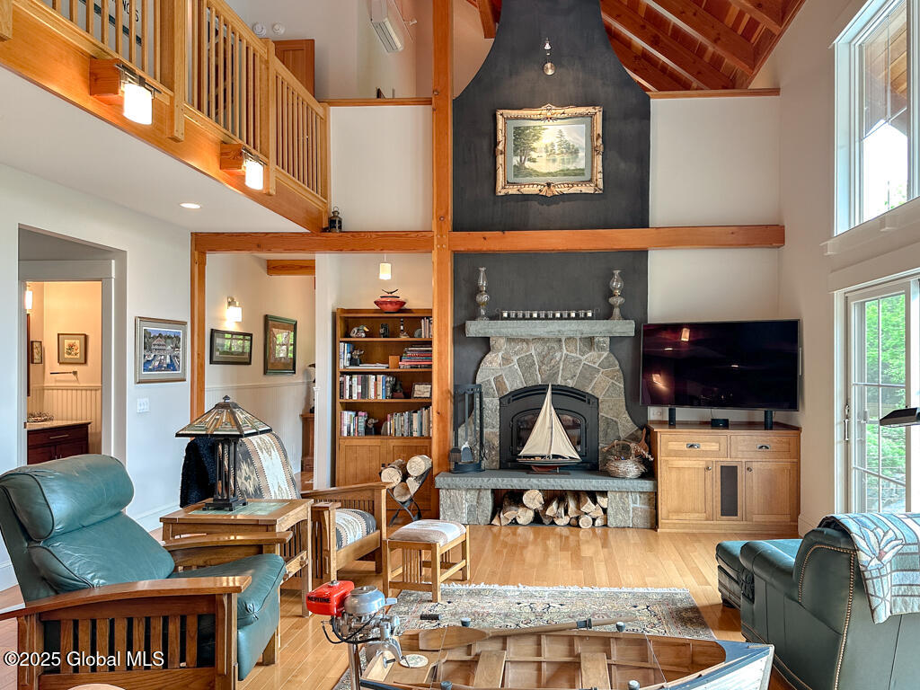 5879 Lake Shore Drive