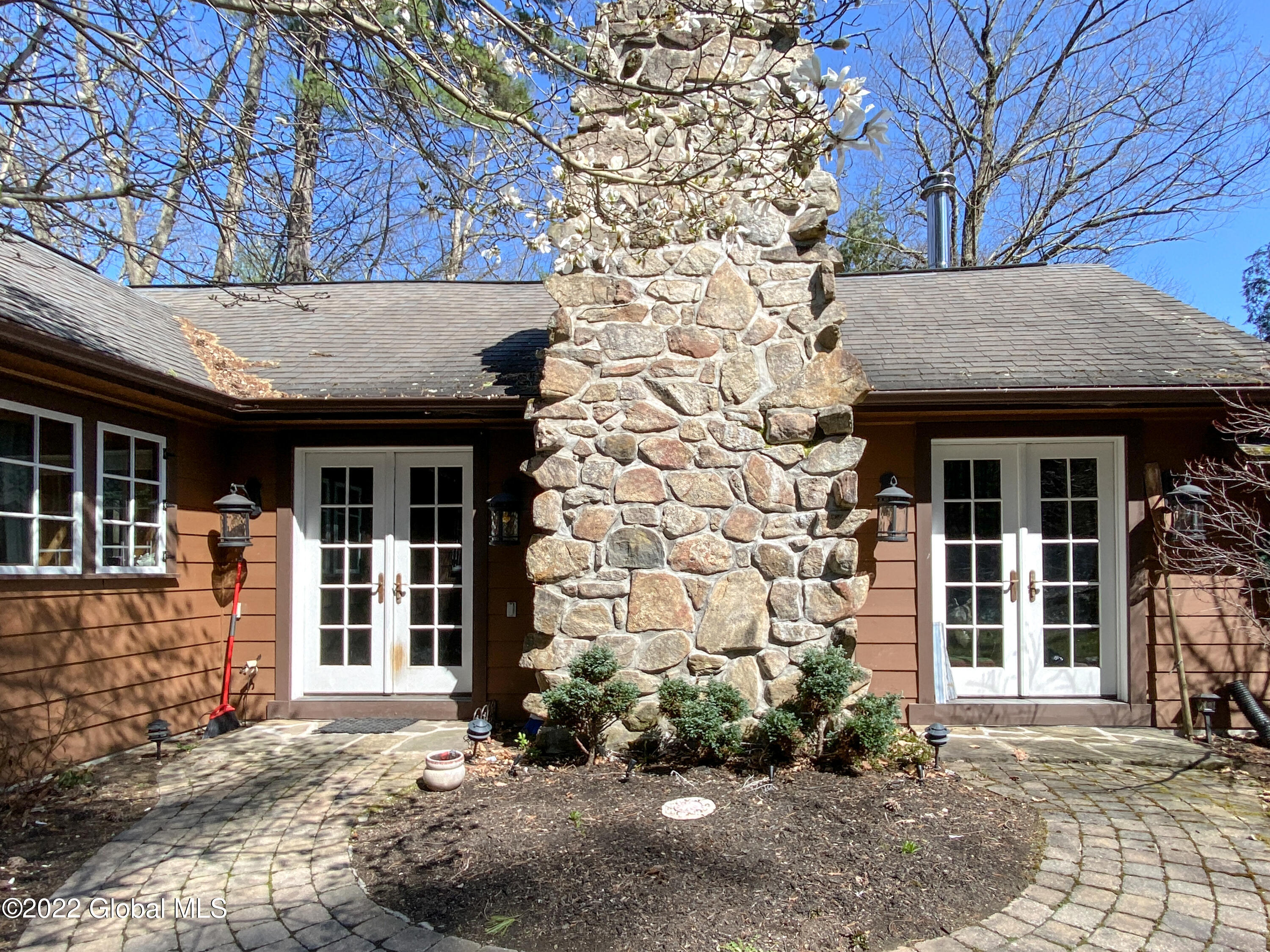 4484 Lake Shore Drive