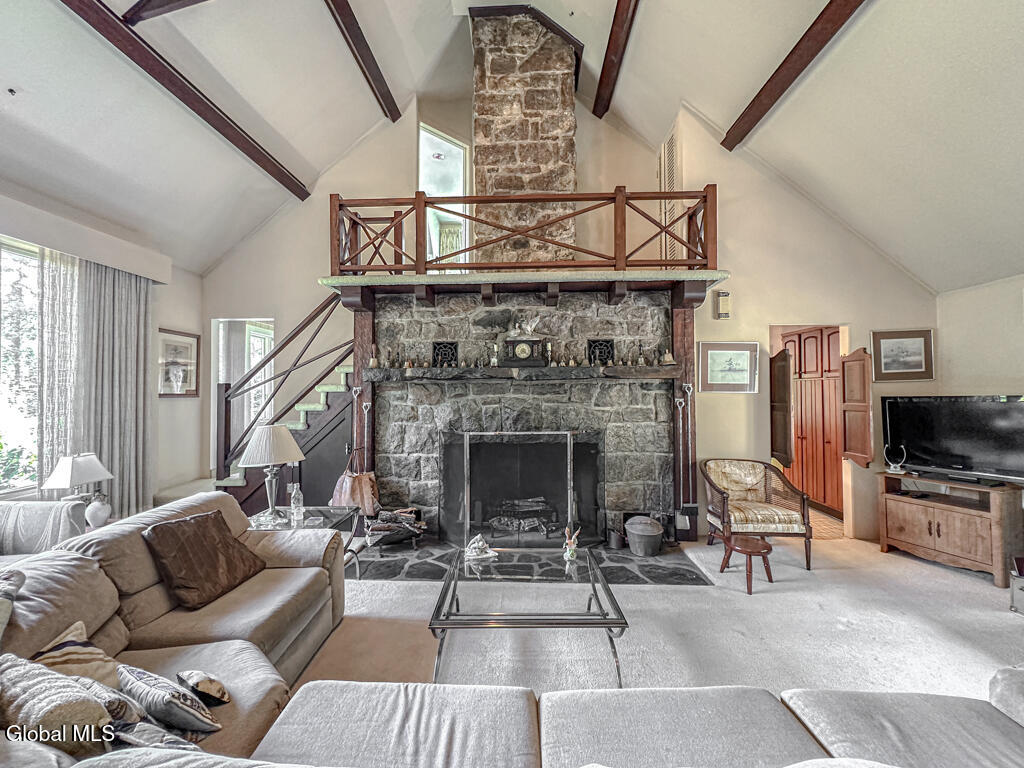 4474 Lake Shore Drive