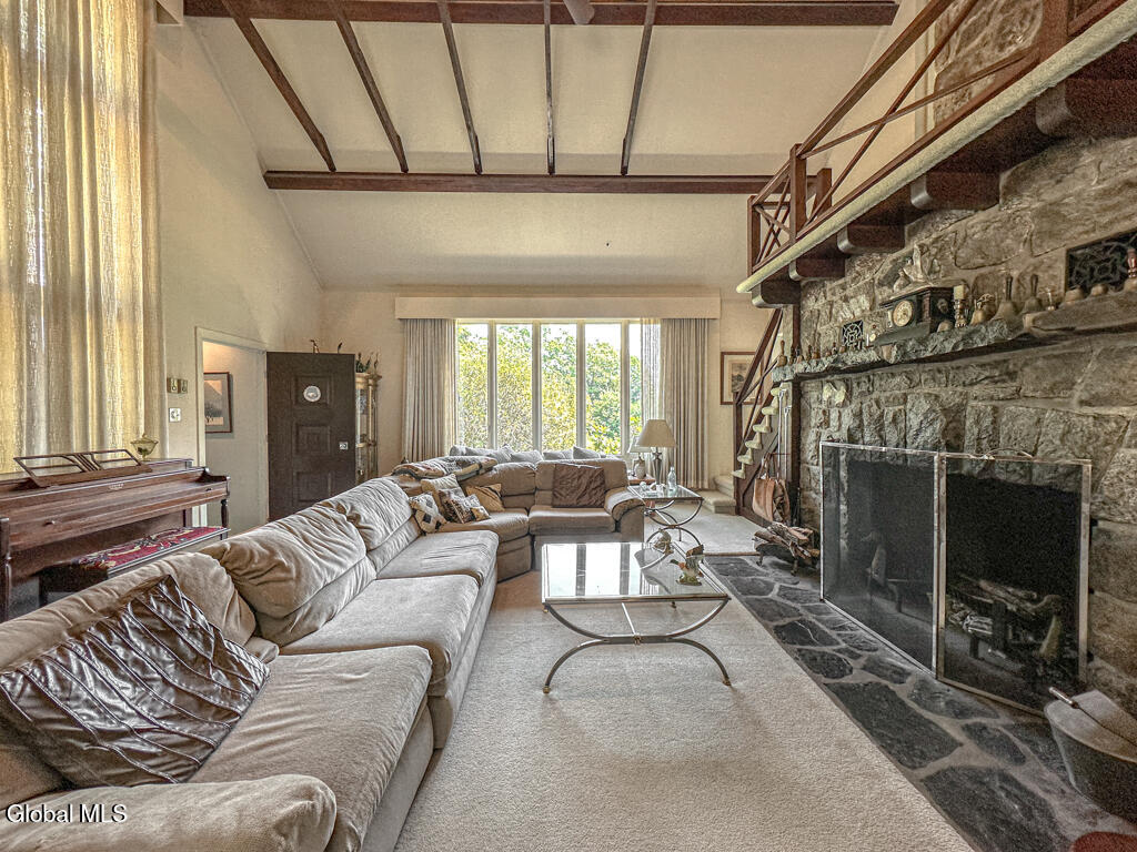 4474 Lake Shore Drive