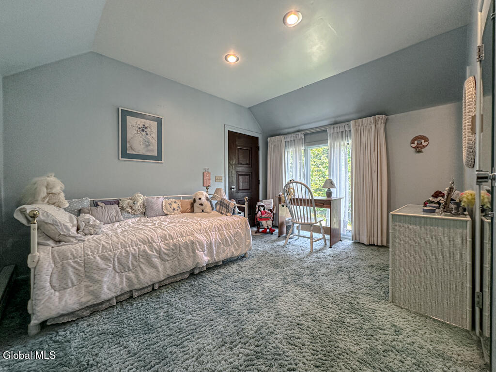 4474 Lake Shore Drive