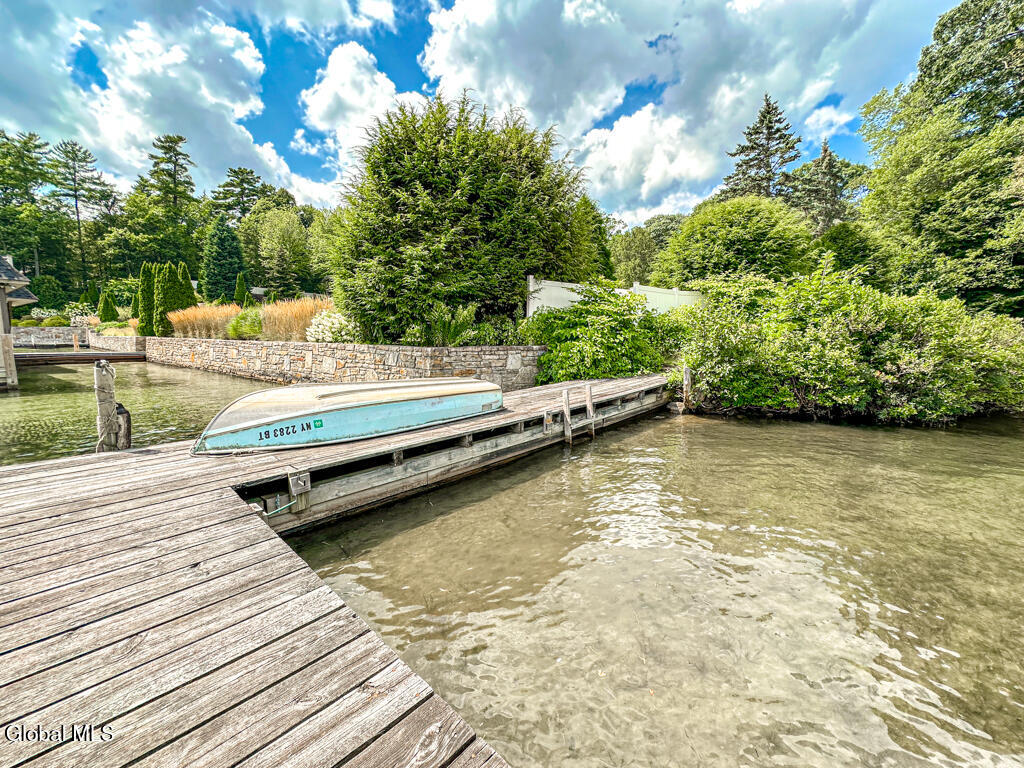 4474 Lake Shore Drive