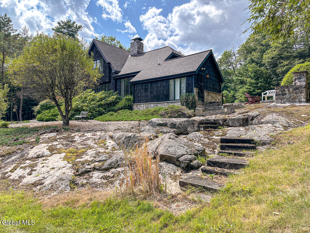 4474 Lake Shore Drive