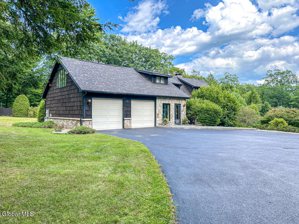 4474 Lake Shore Drive