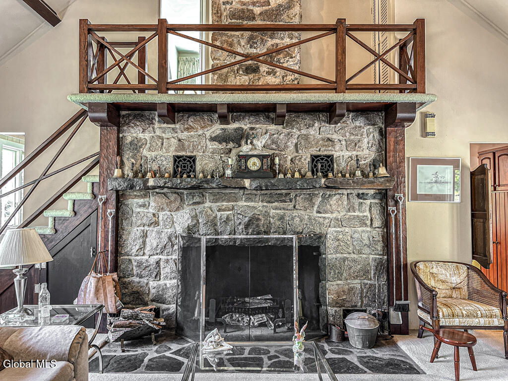 4474 Lake Shore Drive