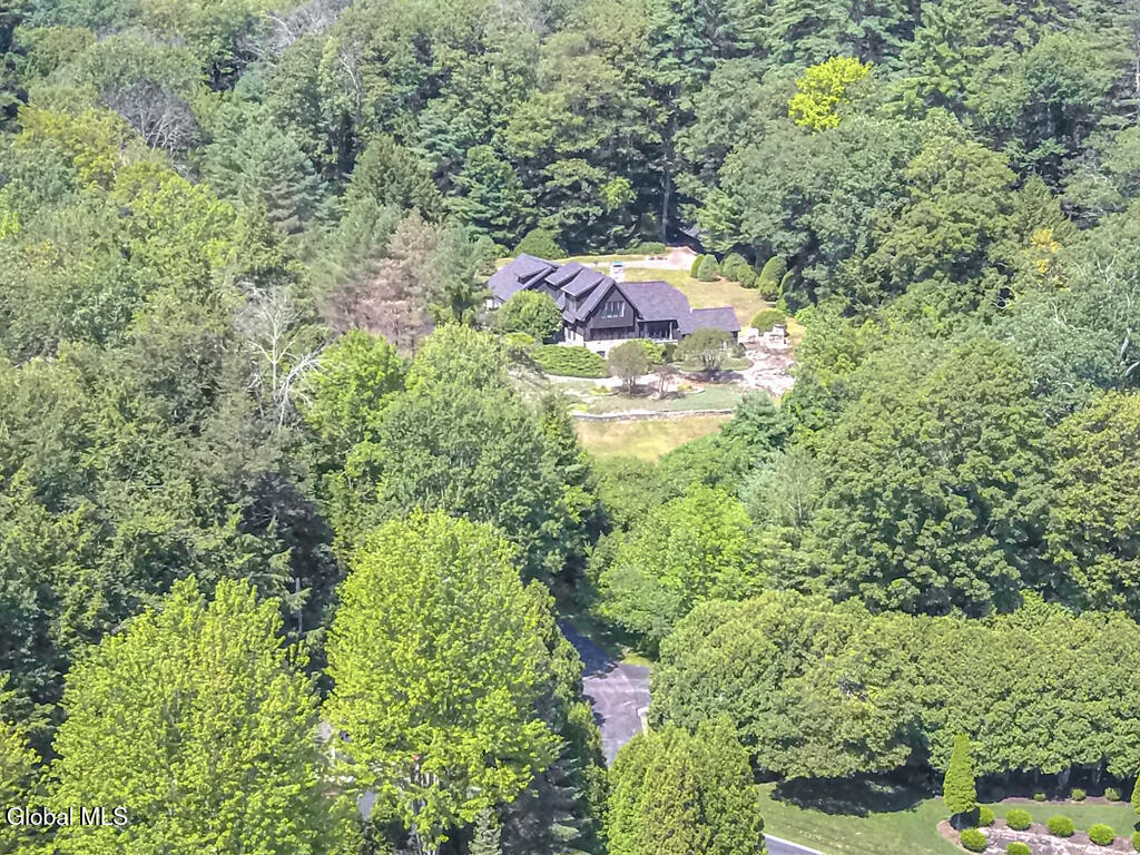4474 Lake Shore Drive