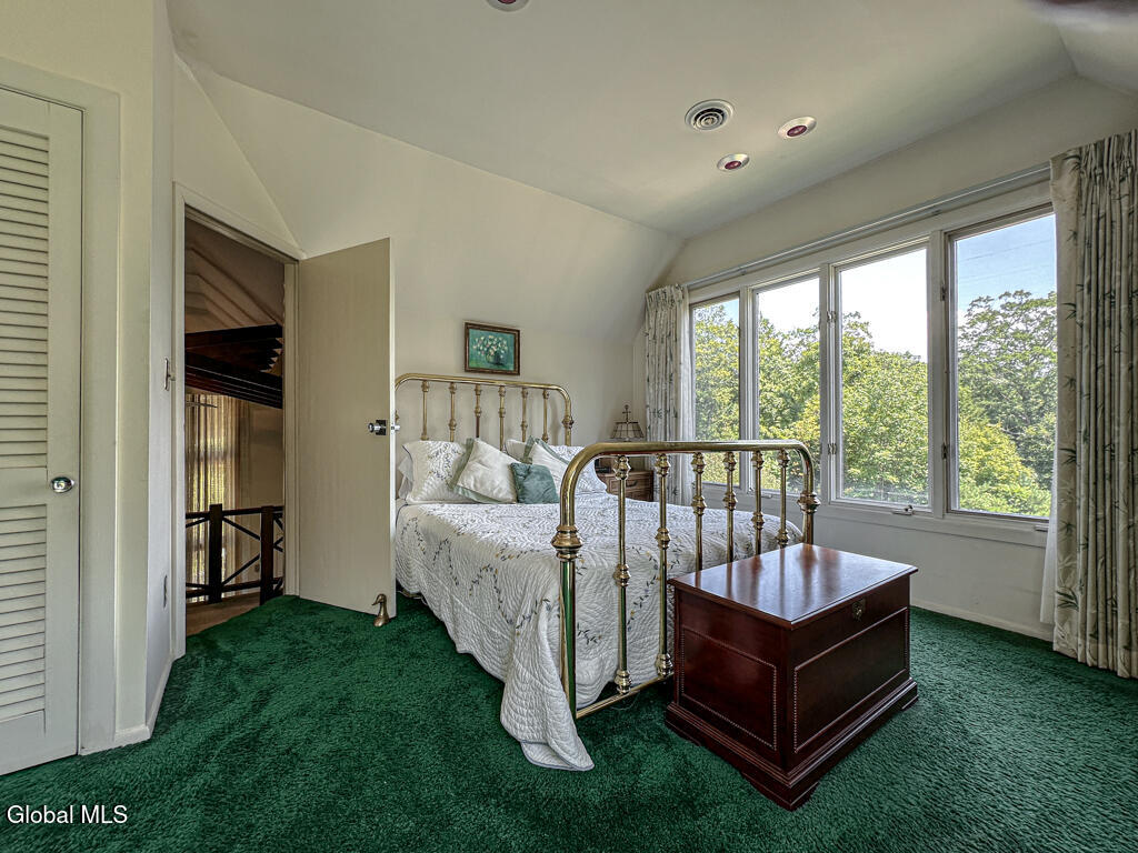 4474 Lake Shore Drive