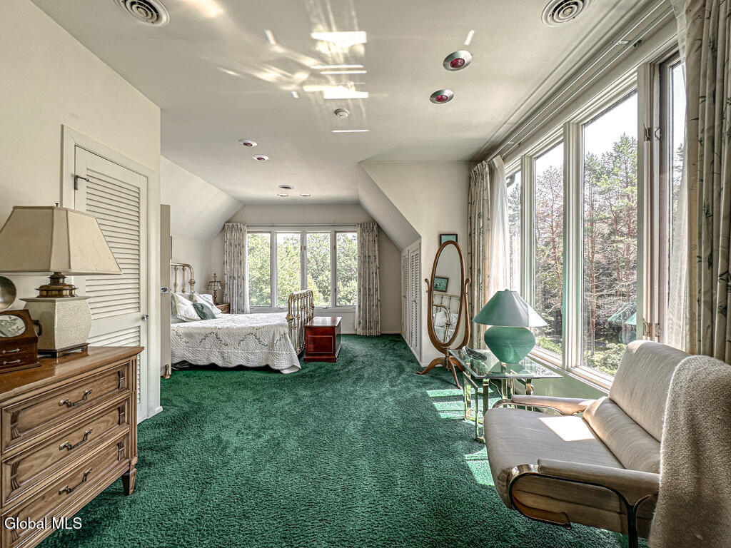 4474 Lake Shore Drive
