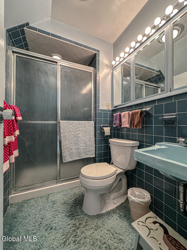 4474 Lake Shore Drive