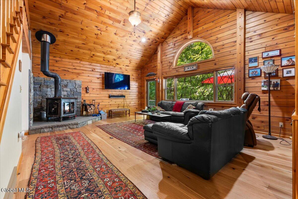 281 Bloody Pond Road