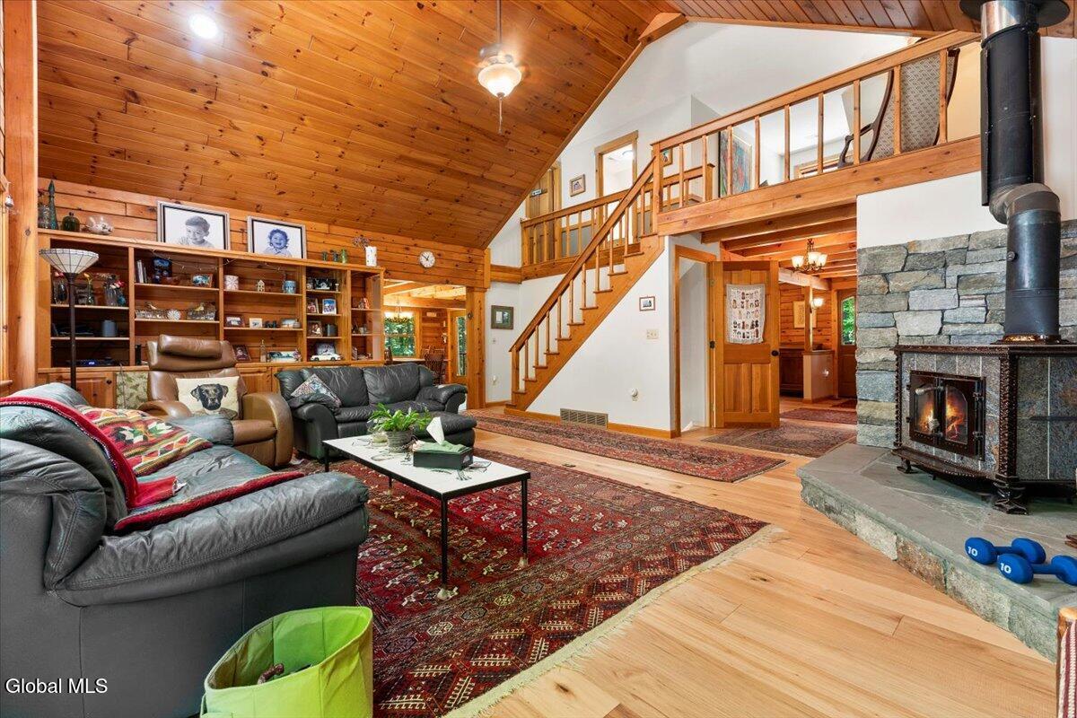 281 Bloody Pond Road