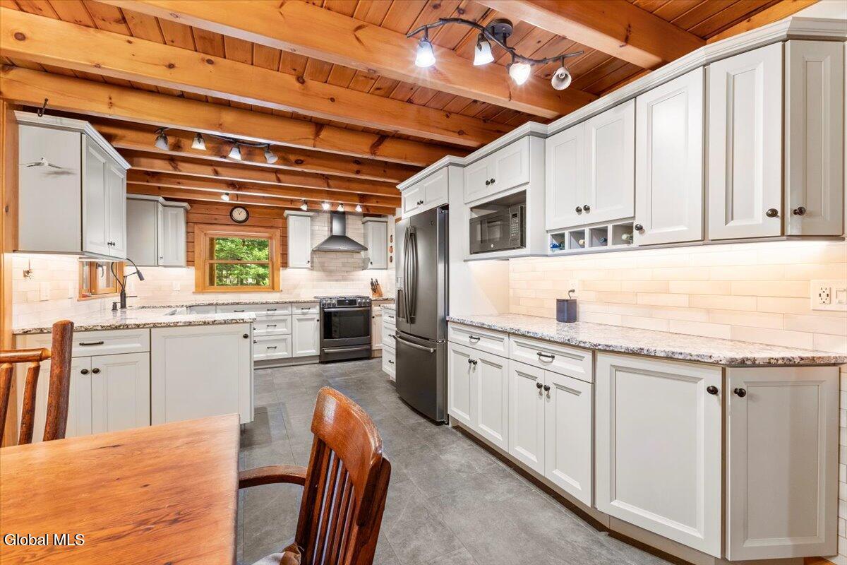 281 Bloody Pond Road