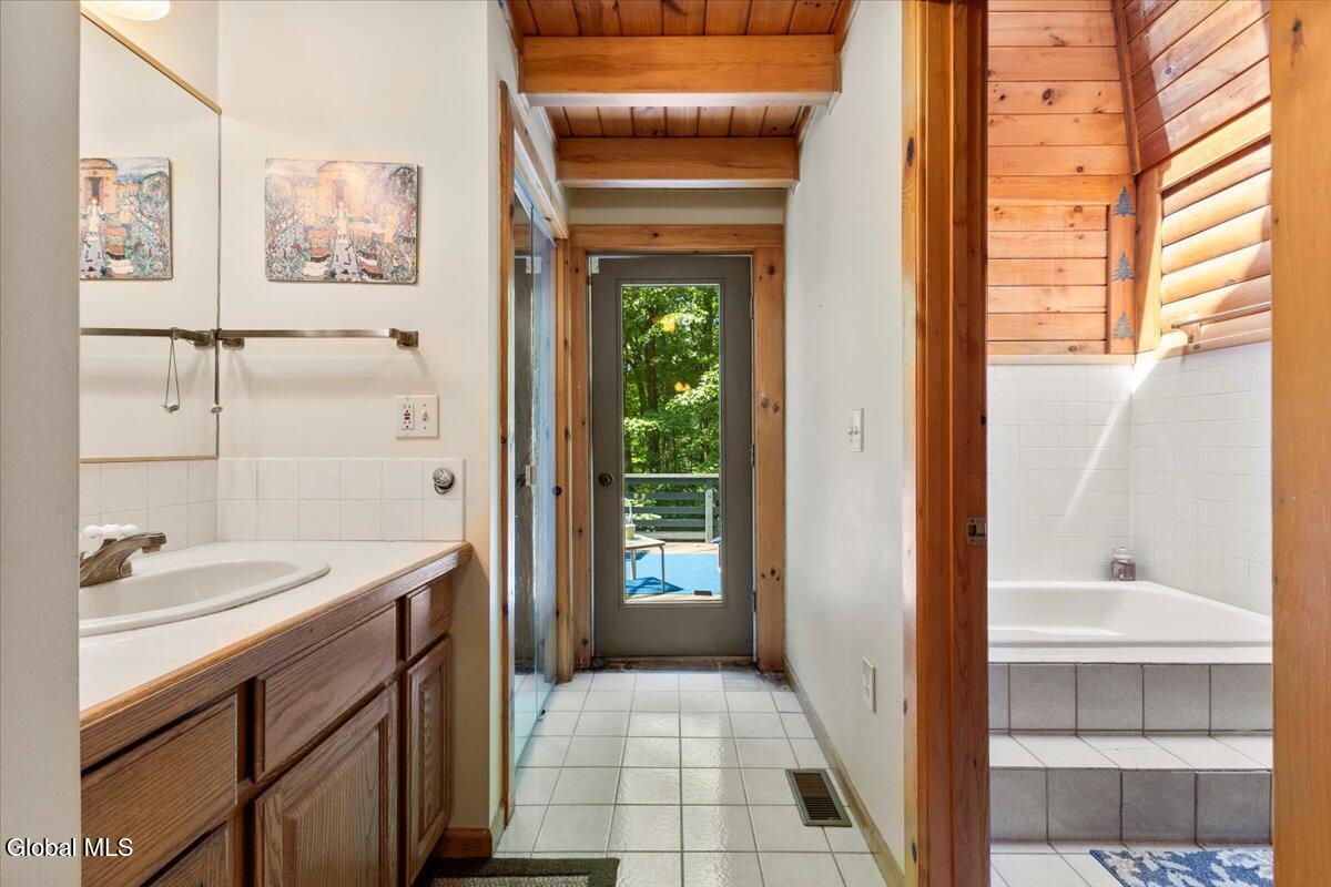 281 Bloody Pond Road