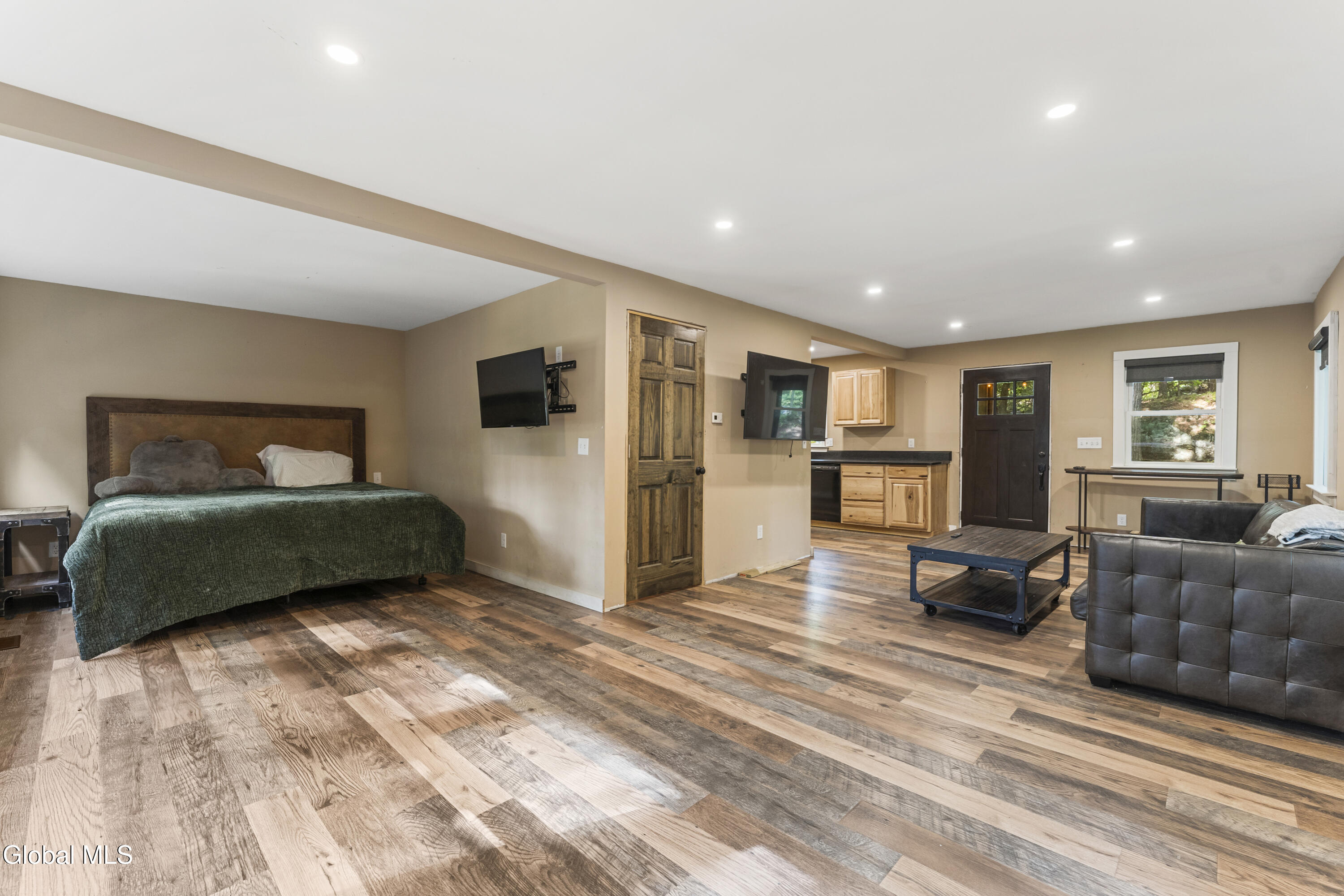 4 Cliffside Drive