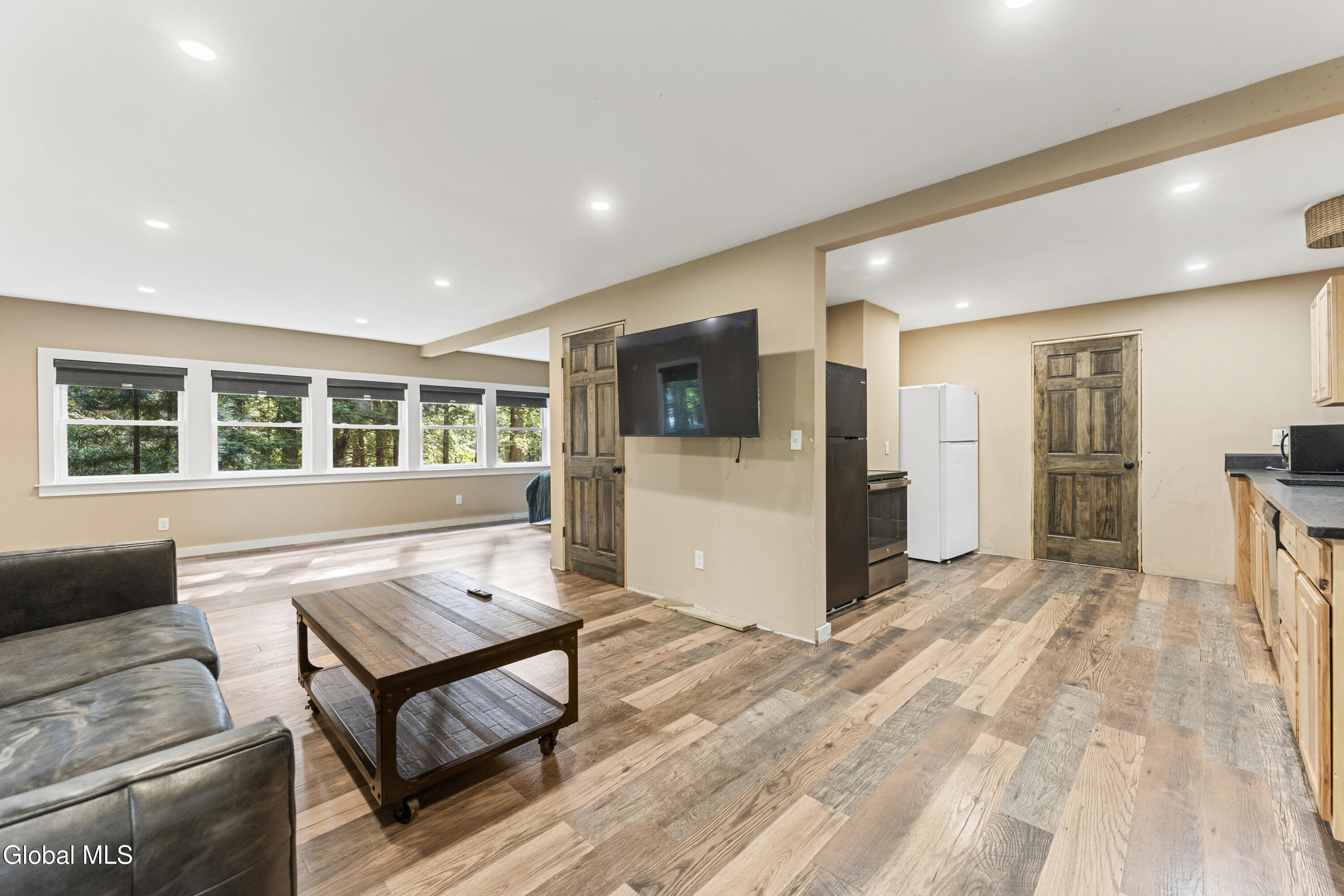 4 Cliffside Drive