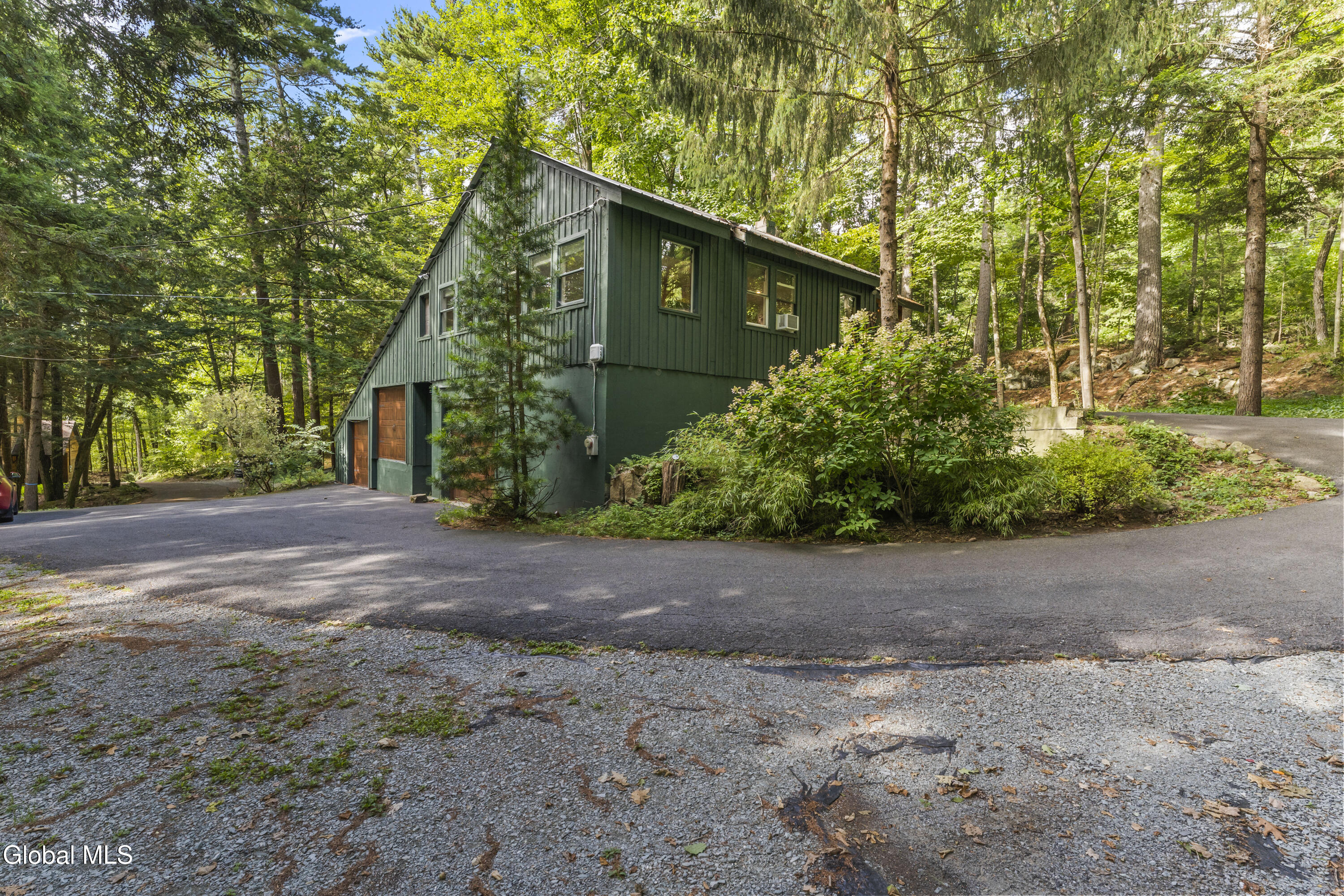 4 Cliffside Drive