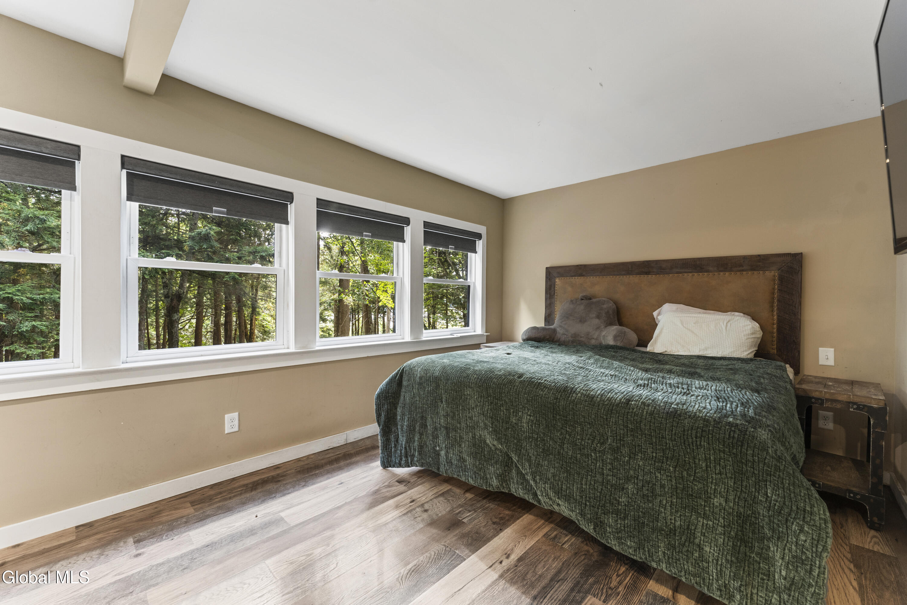 4 Cliffside Drive