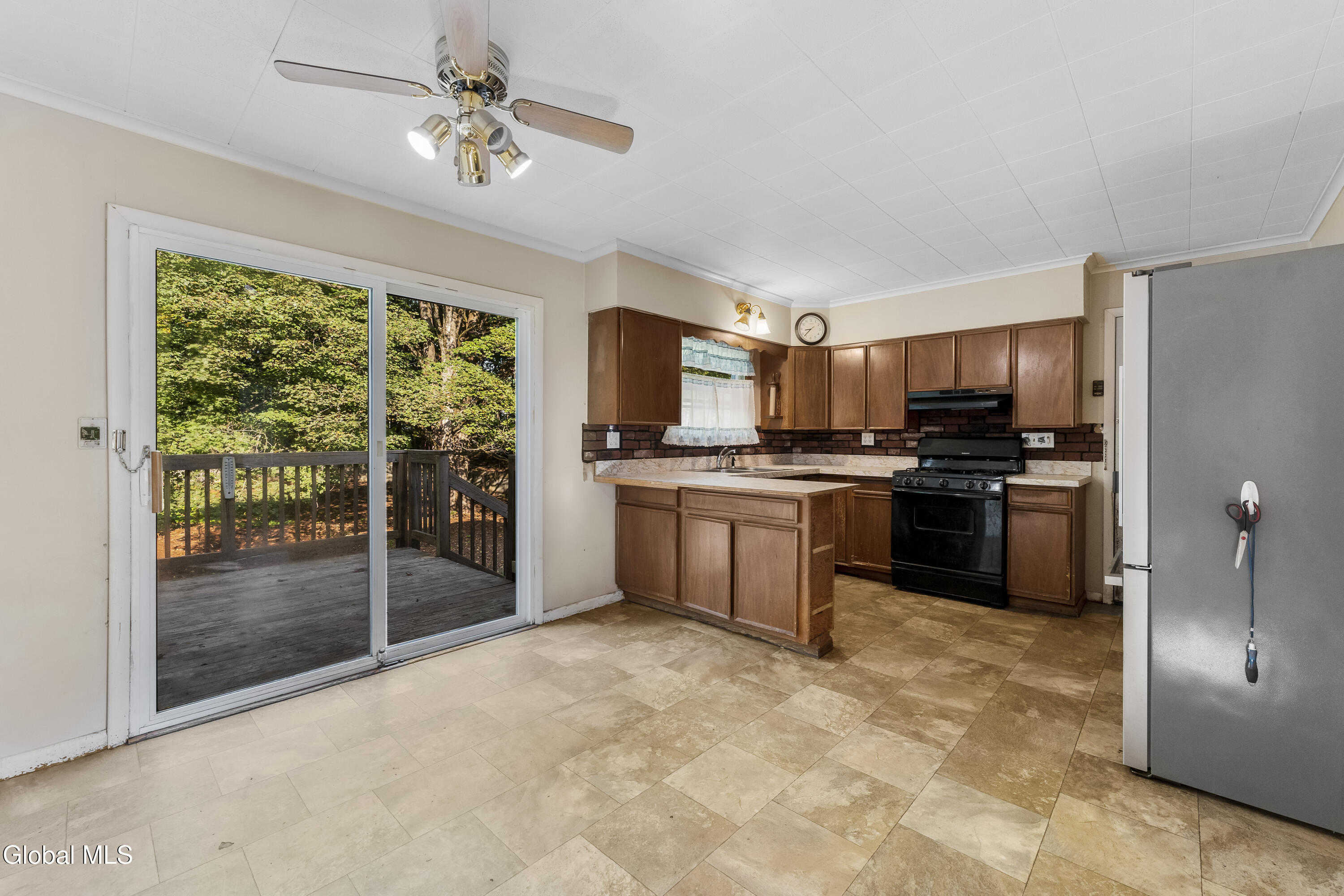 31 Arbutus Drive