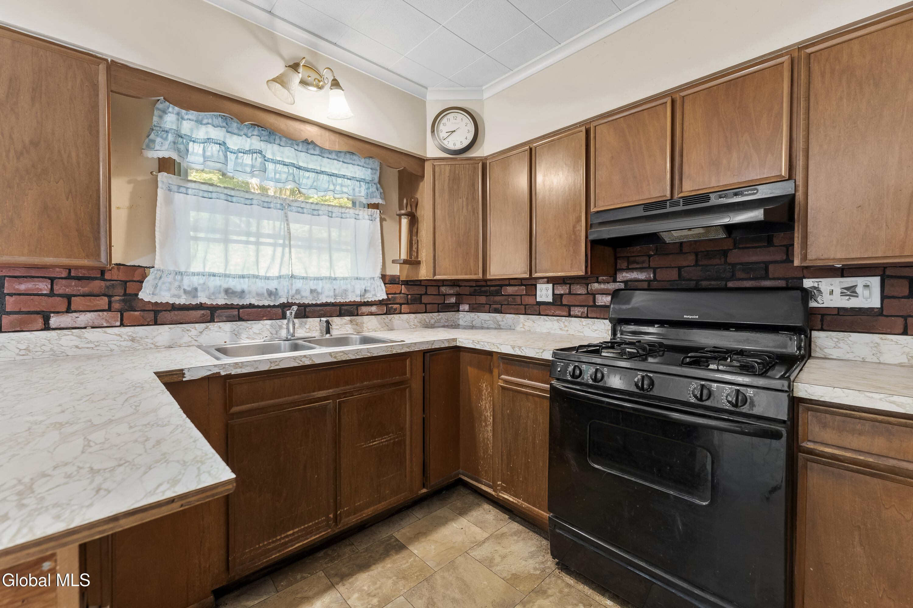 31 Arbutus Drive