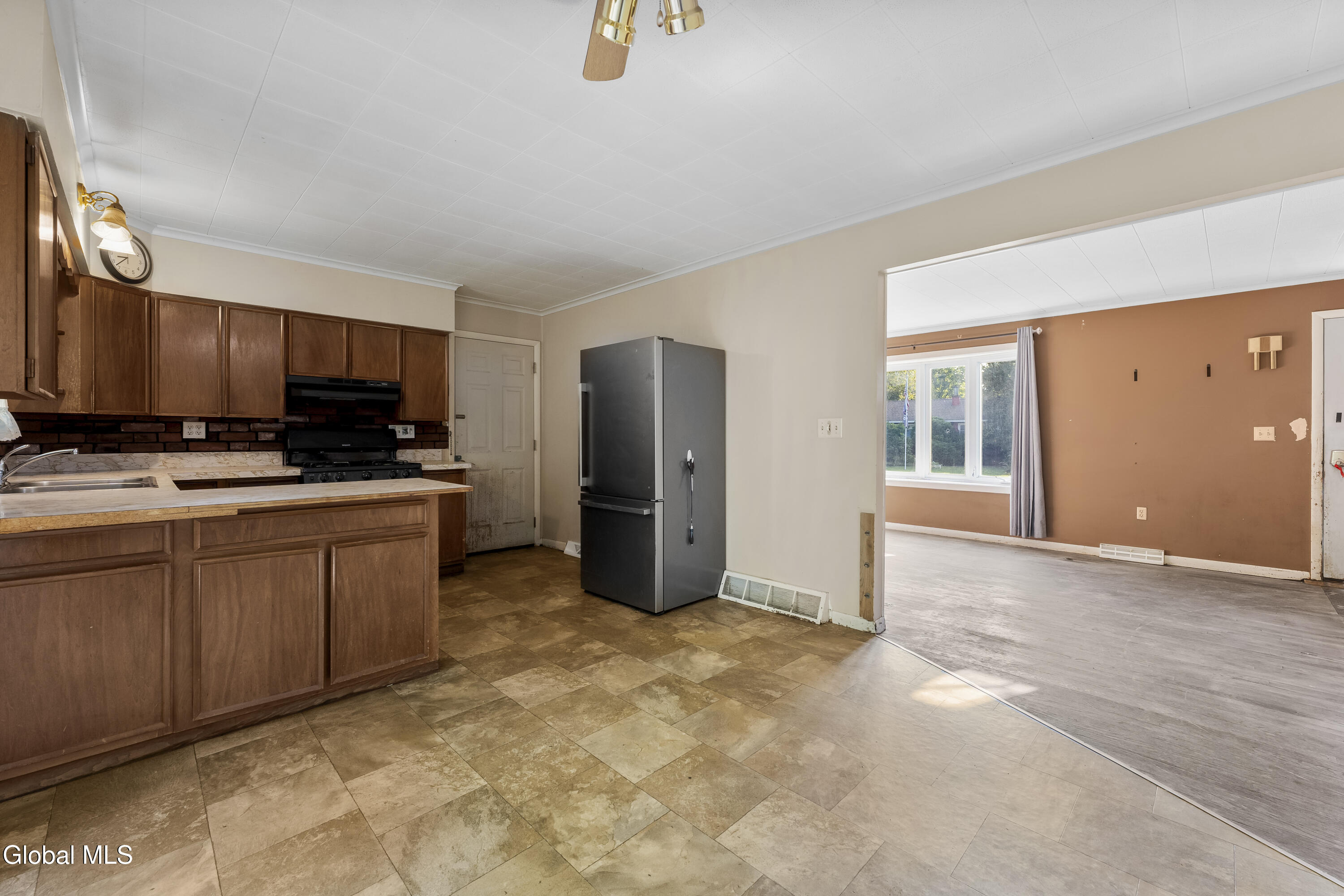 31 Arbutus Drive