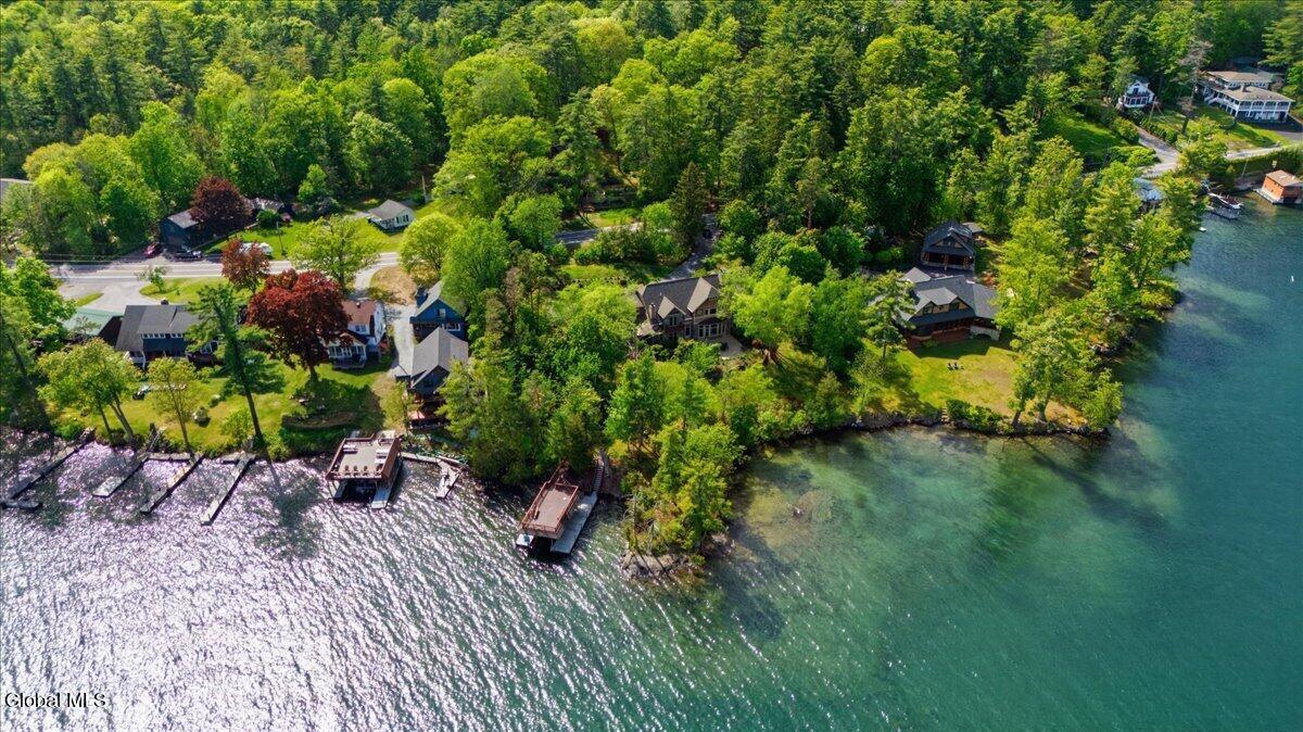 7938 Lakeshore Drive