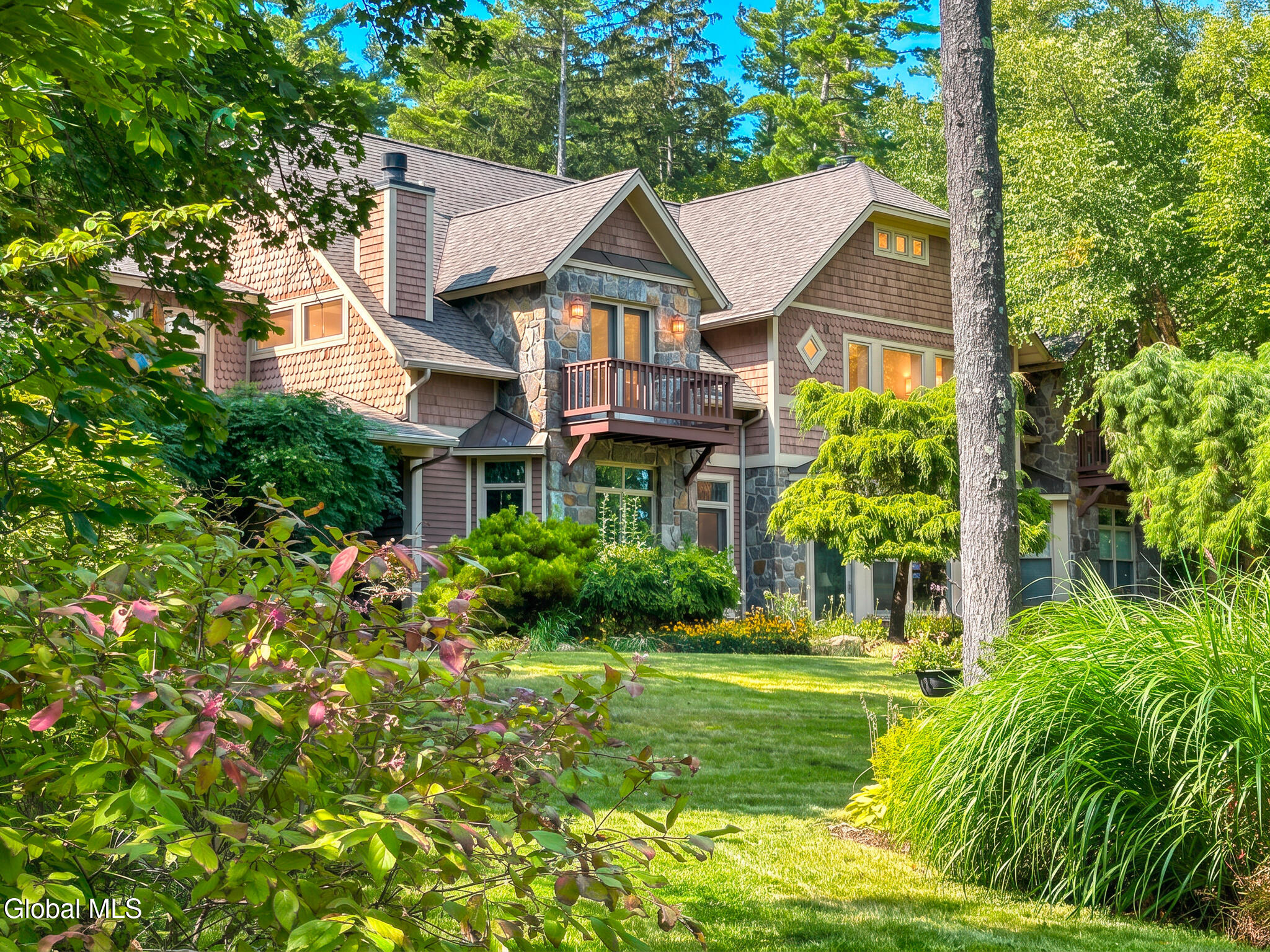 7938 Lakeshore Drive