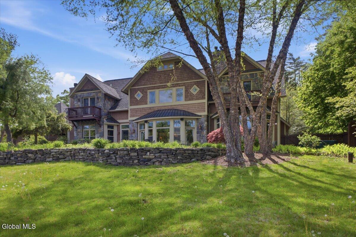 7938 Lakeshore Drive