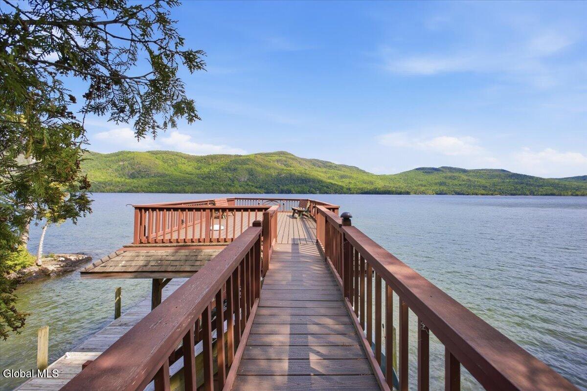 7938 Lakeshore Drive