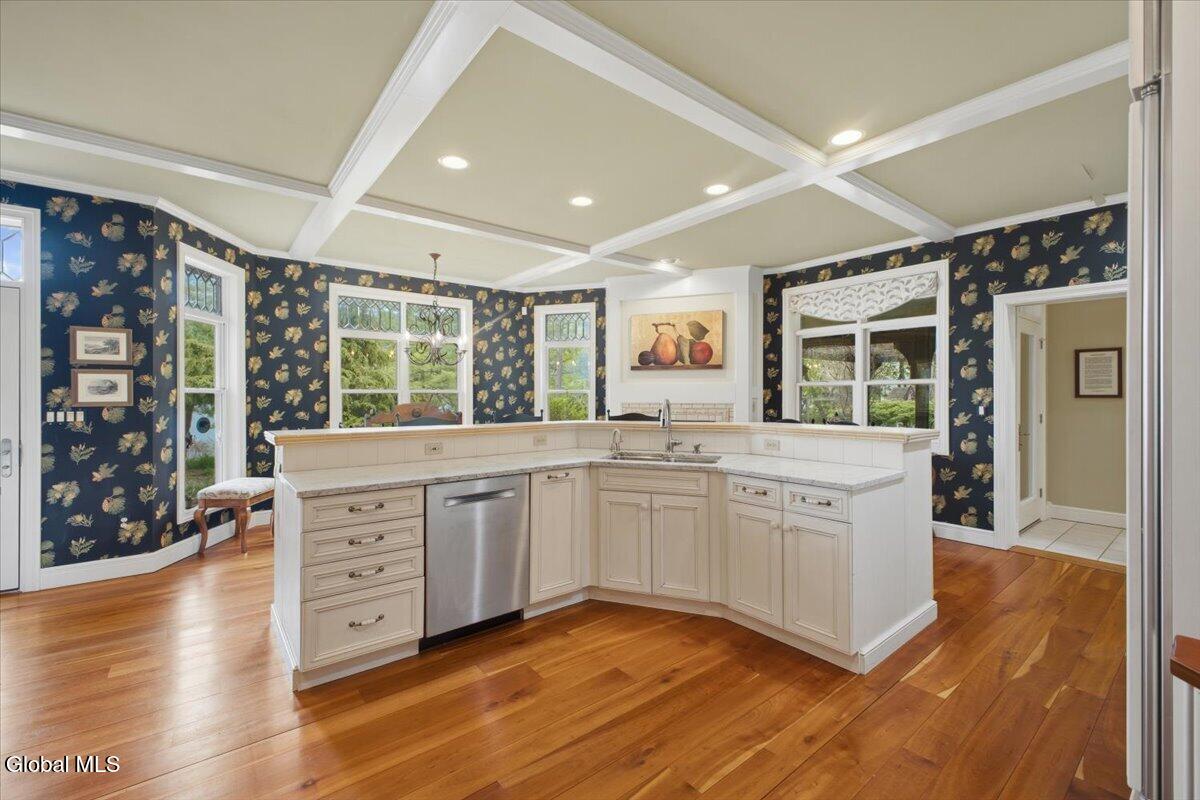 7938 Lakeshore Drive