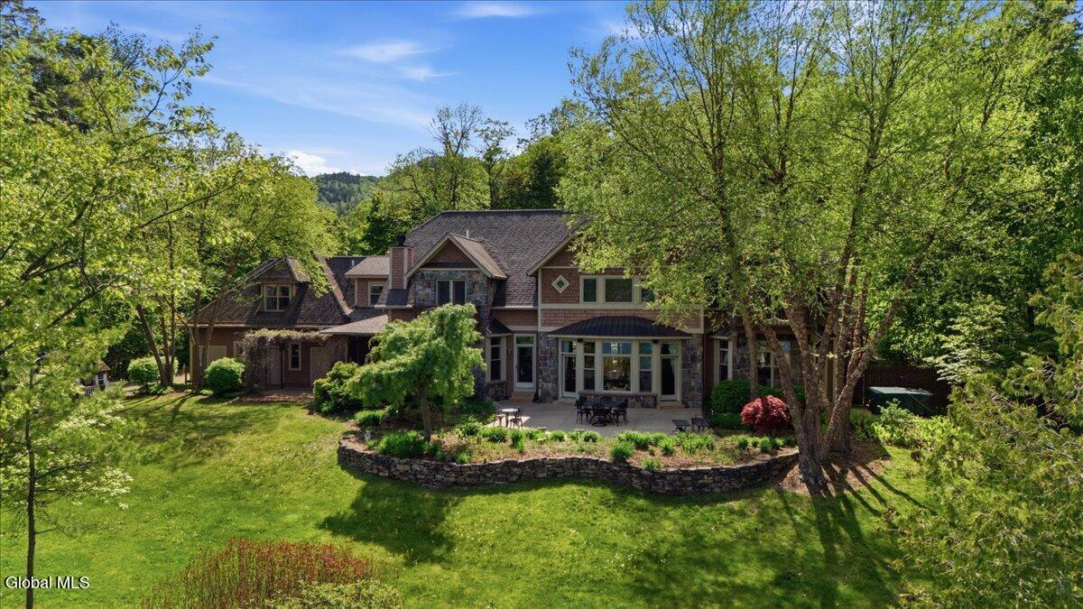 7938 Lakeshore Drive