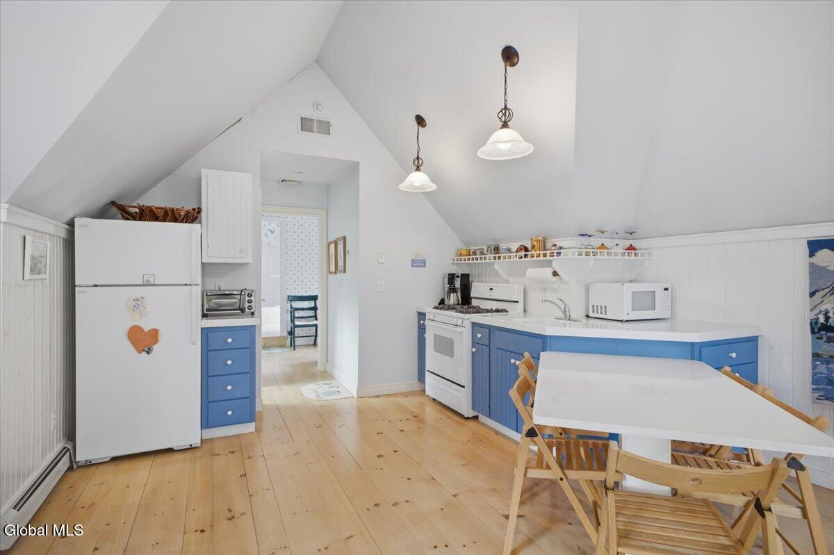 7938 Lakeshore Drive