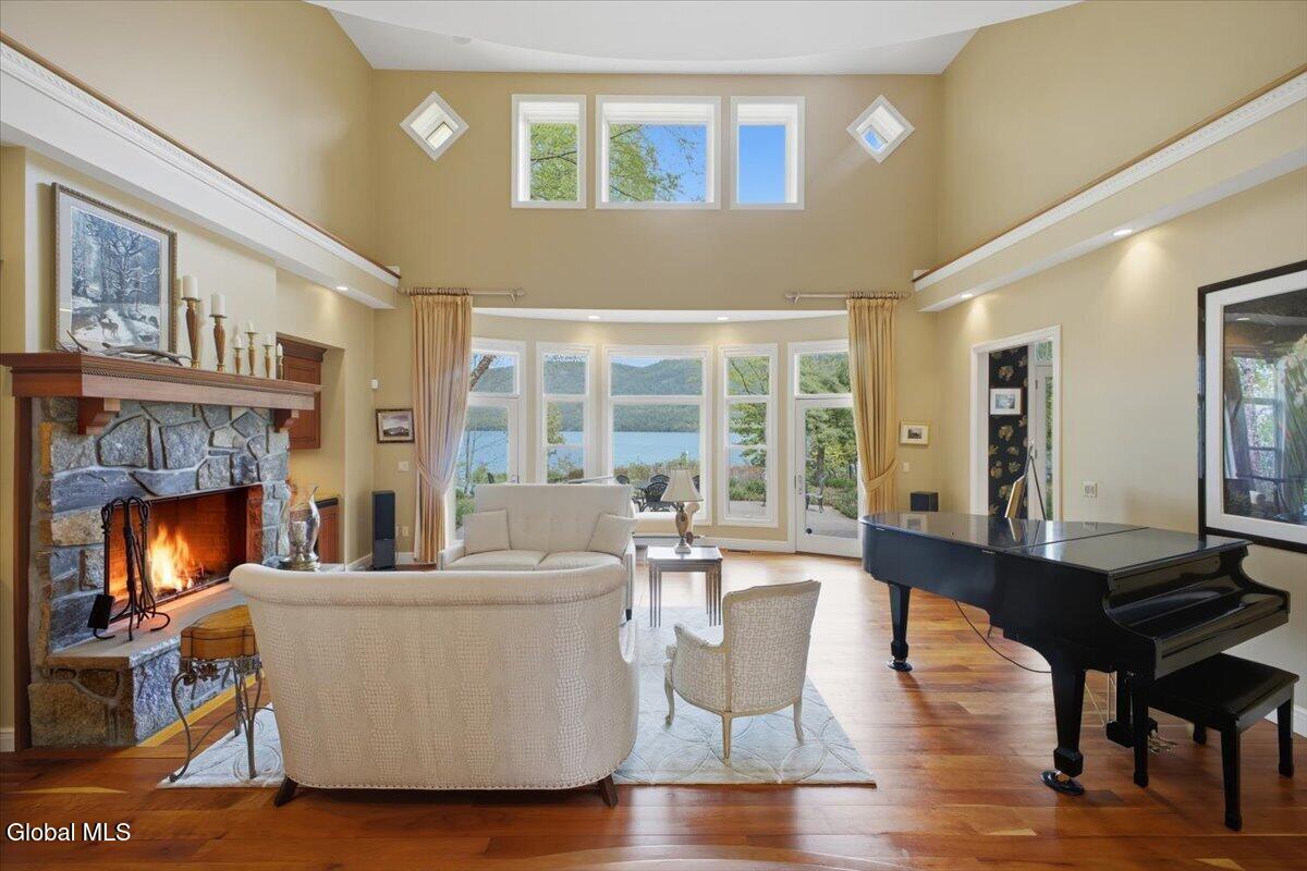 7938 Lakeshore Drive