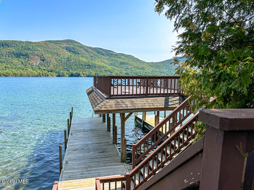 7938 Lakeshore Drive