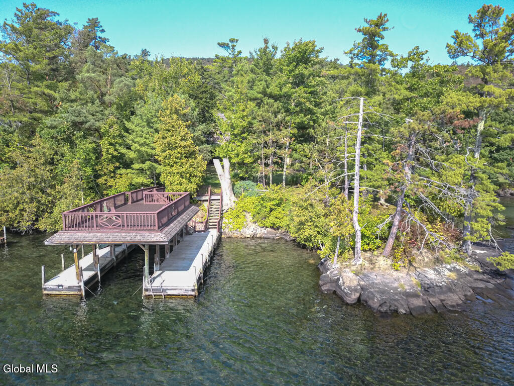 7938 Lakeshore Drive