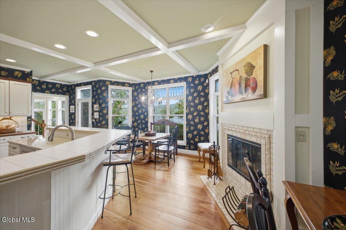 7938 Lakeshore Drive