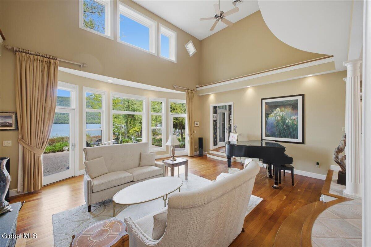 7938 Lakeshore Drive