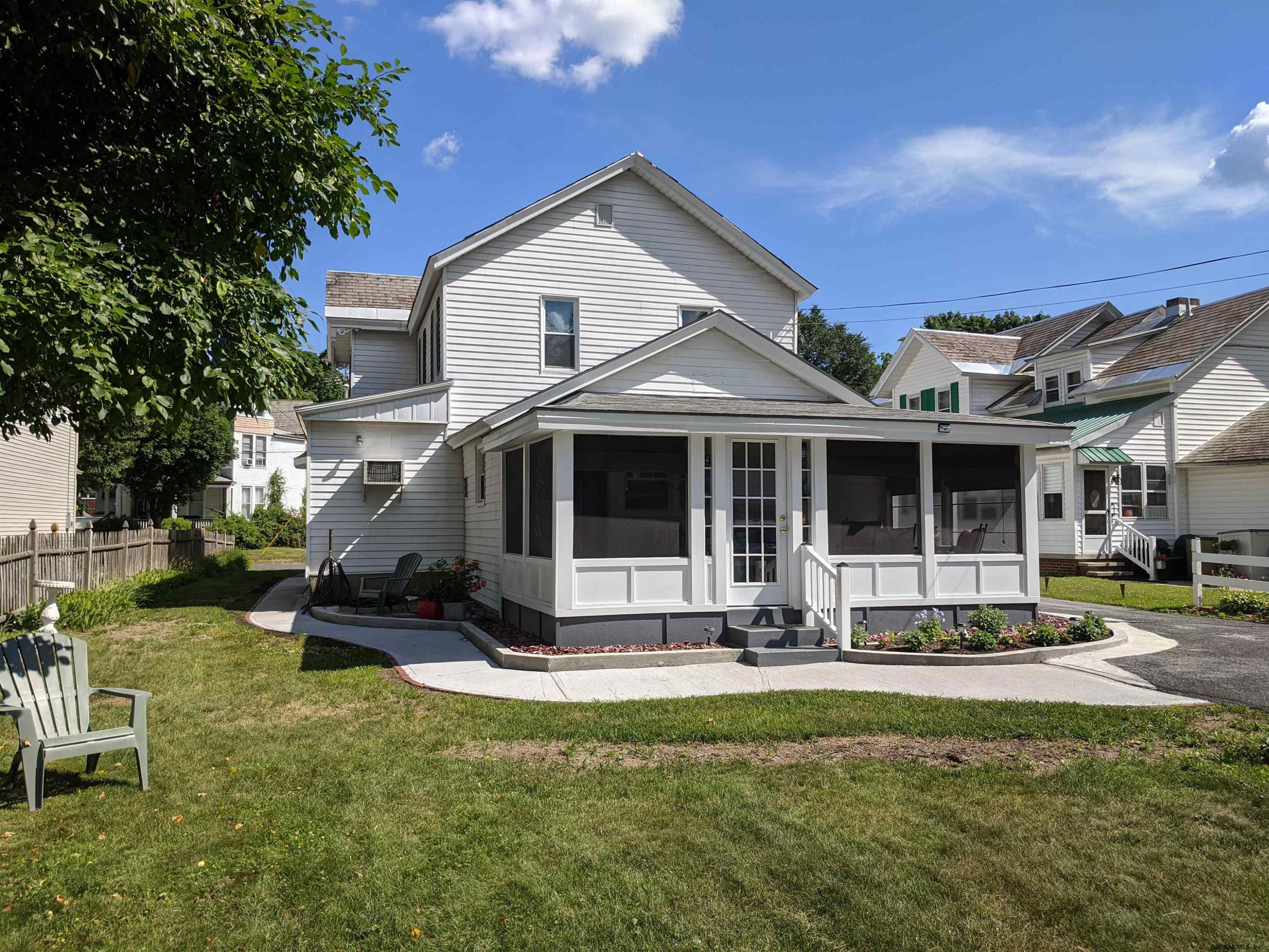 13 GROVE Avenue